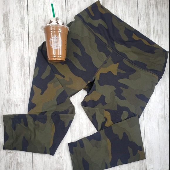 PINK Victoria's Secret Pants - PINK VS Ultimate High Rise Leggings Camo XLarge